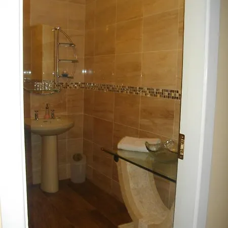 Shepherds Bed & Breakfast 3*